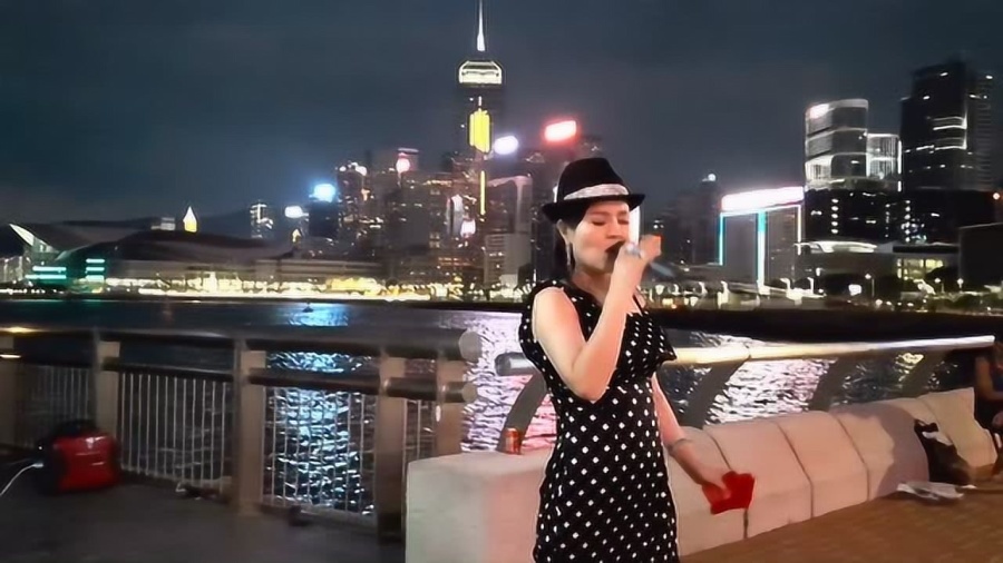 红尘情歌与美女DJ的魅力碰撞